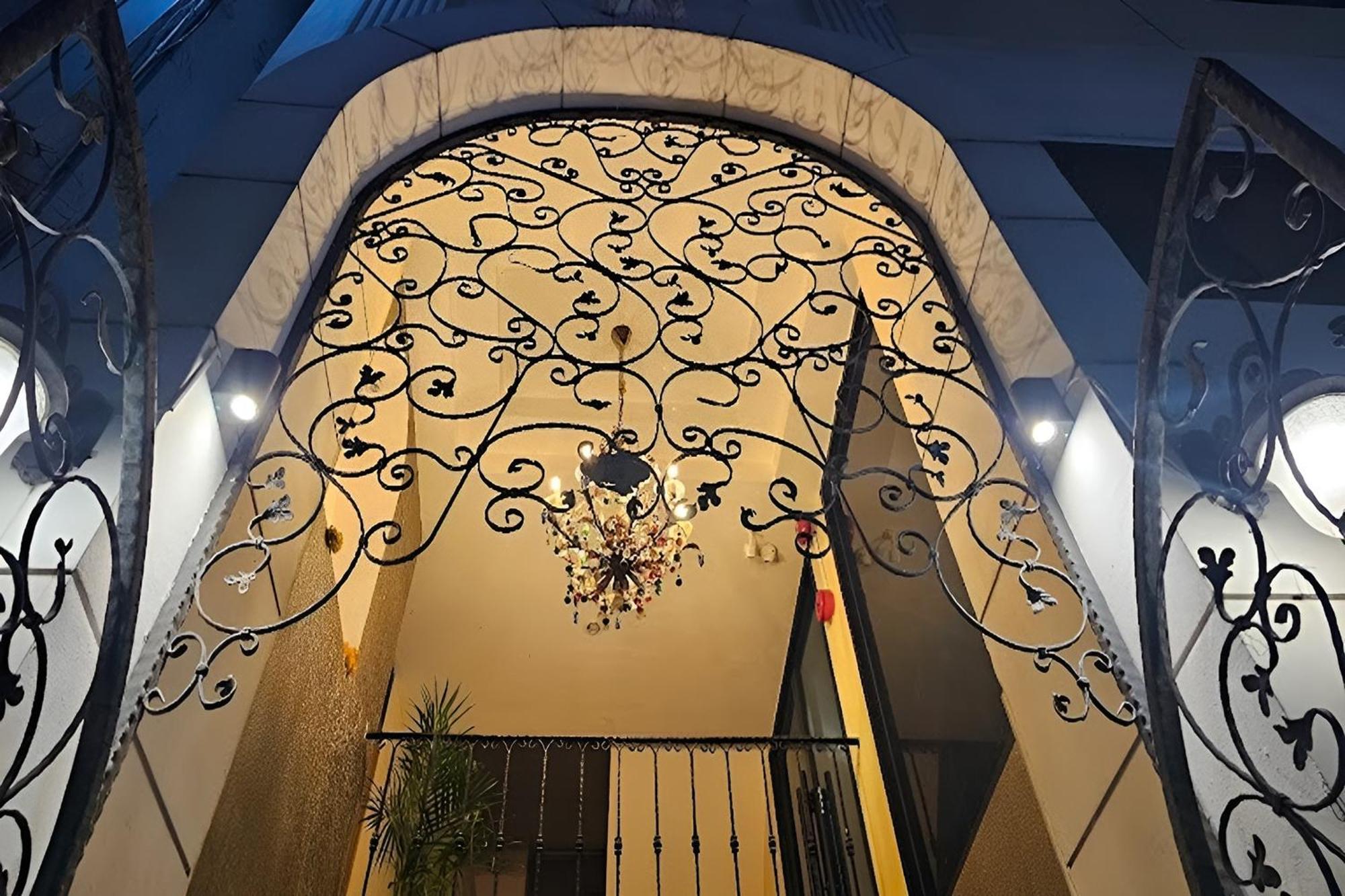 Bnb98 Silom Hotel Банкок Екстериор снимка