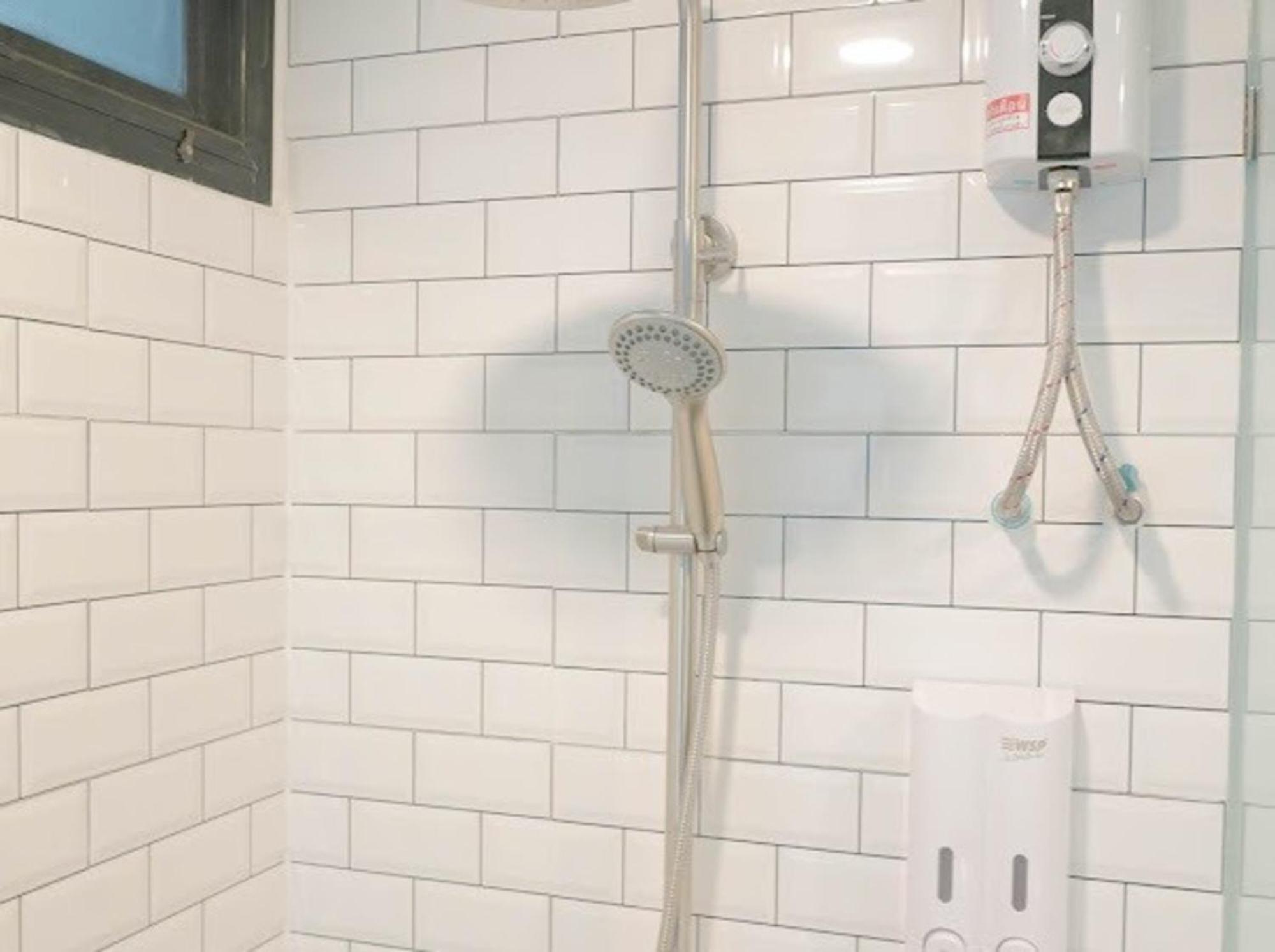 Bnb98 Silom Hotel Банкок Екстериор снимка