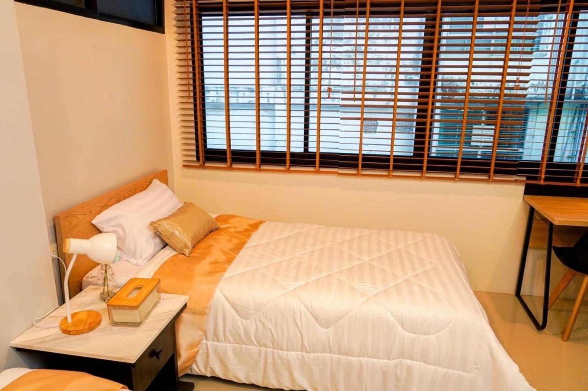 Bnb98 Silom Hotel Банкок Екстериор снимка