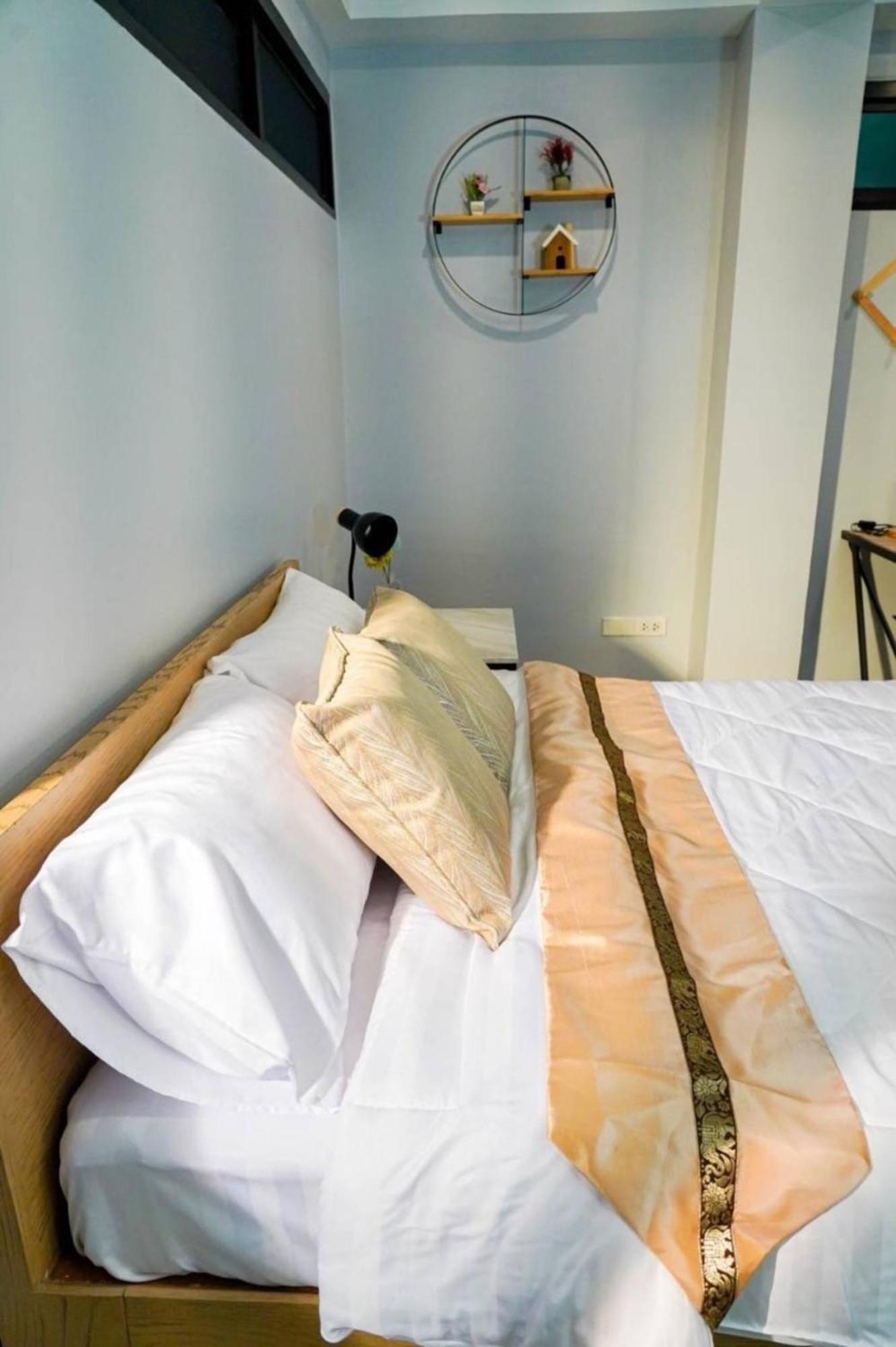 Bnb98 Silom Hotel Банкок Екстериор снимка
