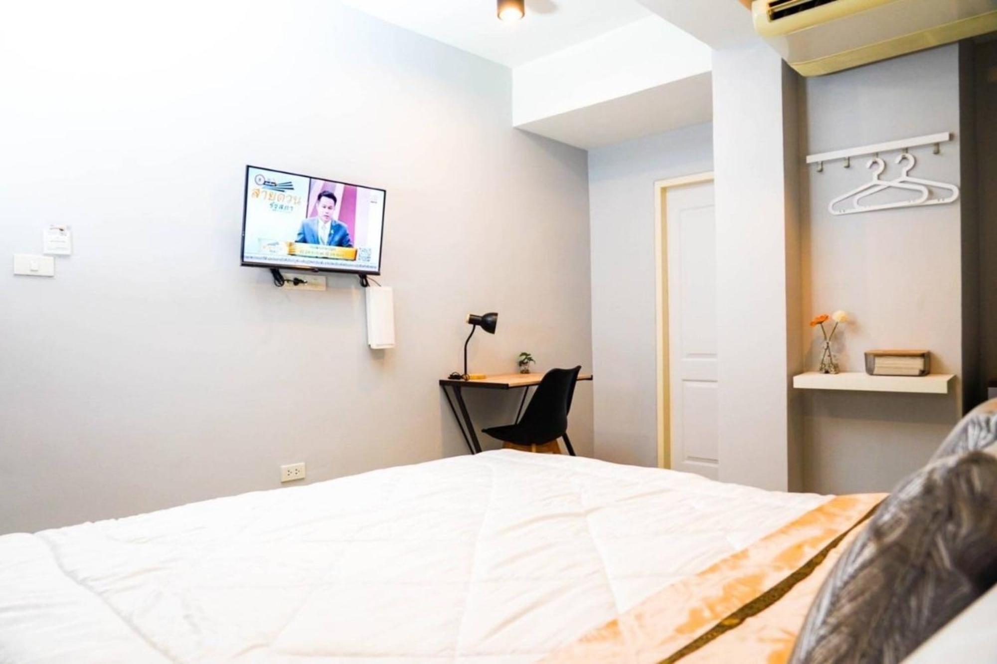 Bnb98 Silom Hotel Банкок Екстериор снимка