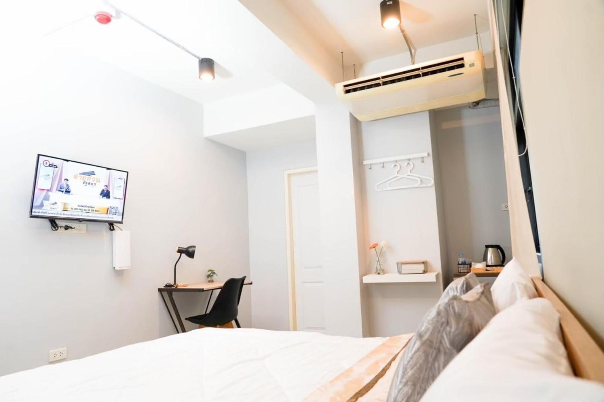 Bnb98 Silom Hotel Банкок Екстериор снимка